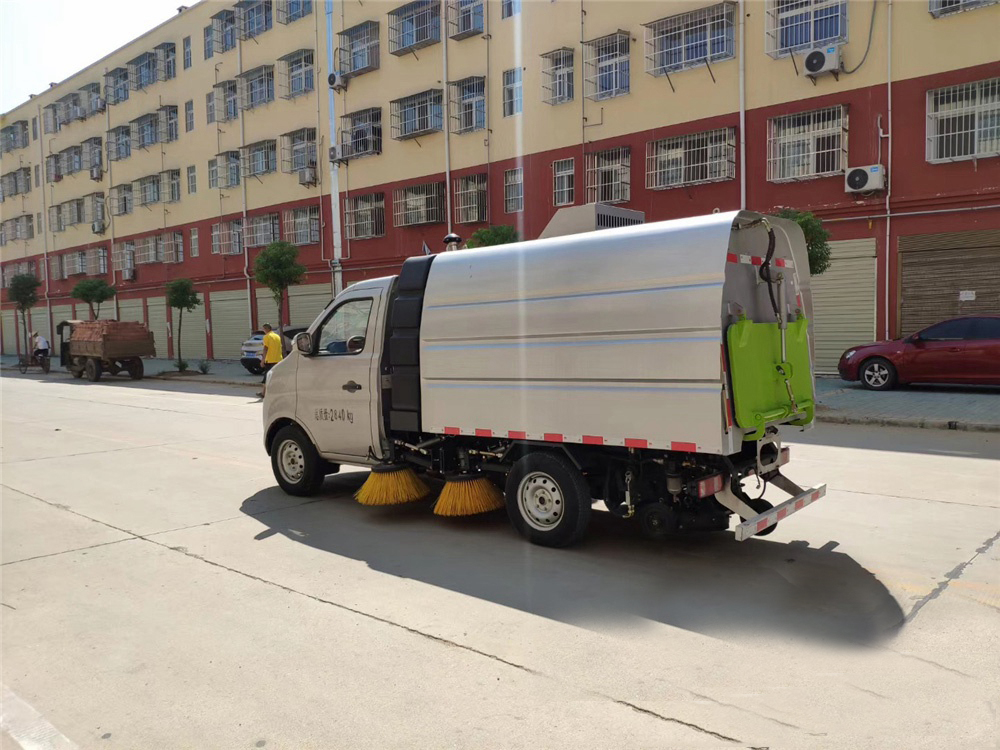 國六0.5方水 1.5方塵長(zhǎng)安 掃路車