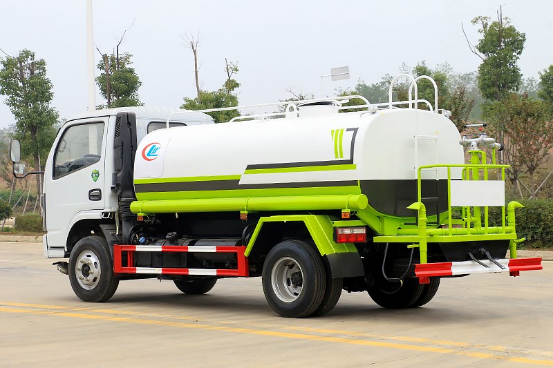 國六東風小福瑞卡5噸灑水車