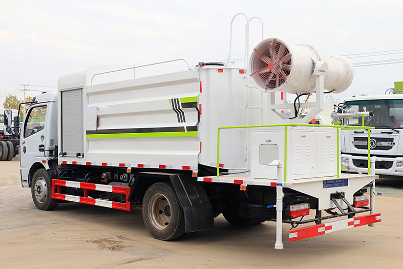 國(guó)六東風(fēng)大多利卡8噸抑塵車