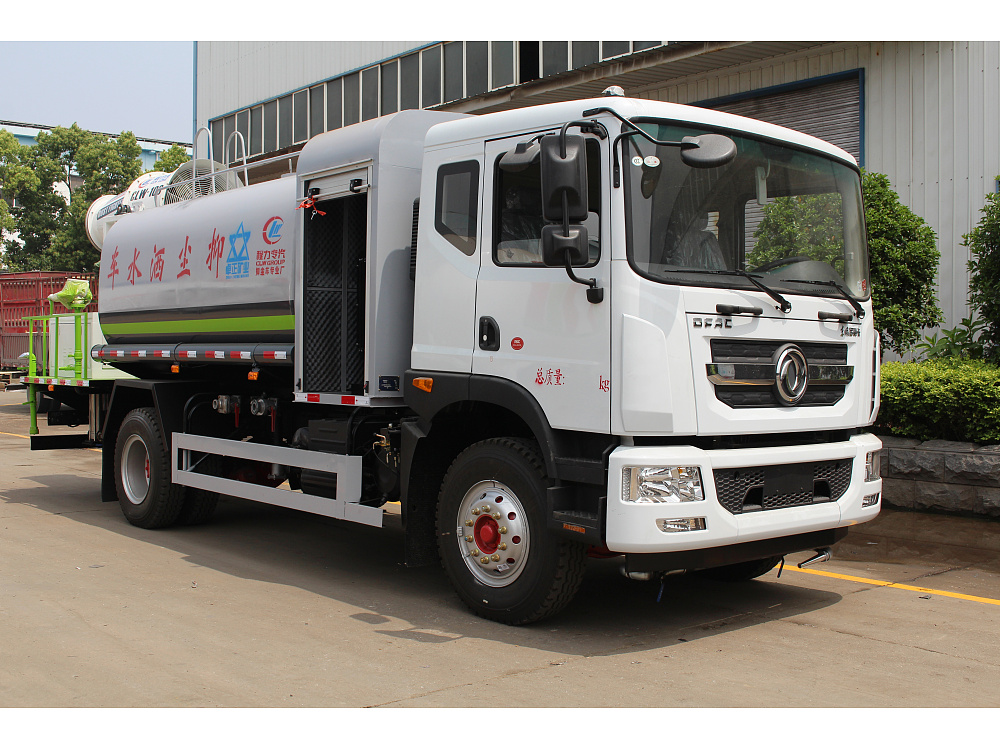 國六東風(fēng)多利卡D9 10方抑塵車