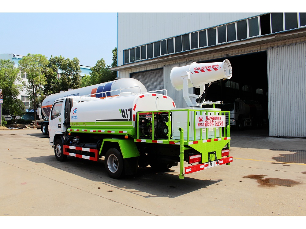 國六東風(fēng)小多利卡5立方抑塵灑水車