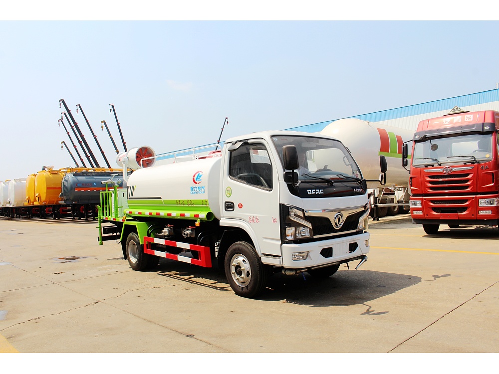 國六東風(fēng)小多利卡5立方抑塵灑水車