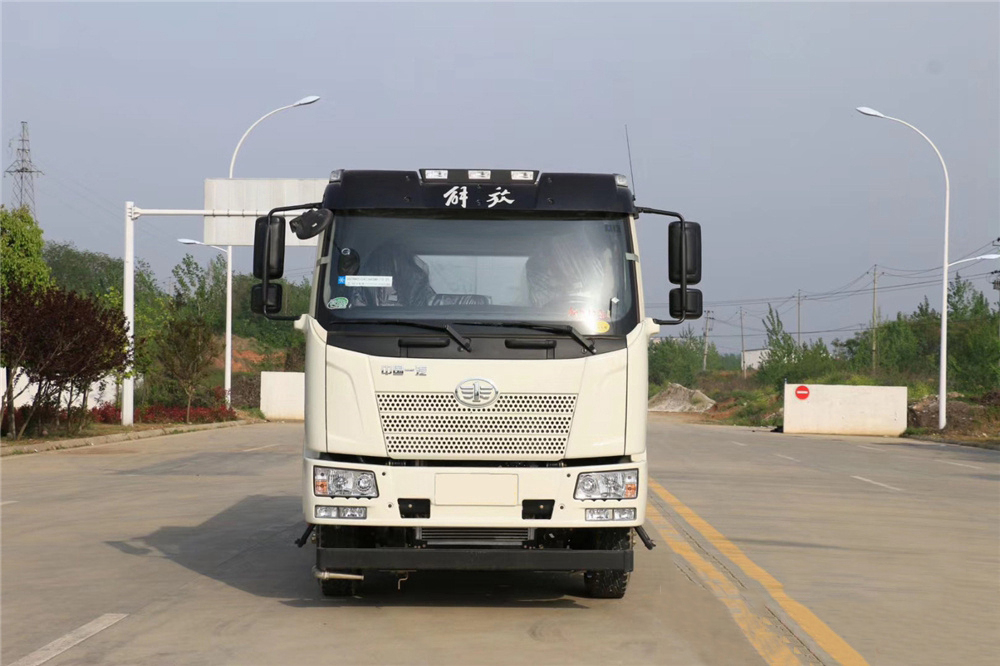 國六解放J6 13立方灑水車