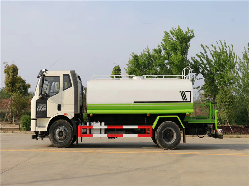 國六解放14方灑水車