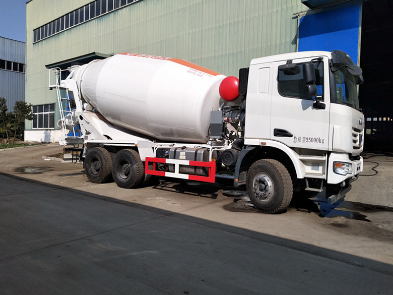 聯合重卡15方混凝土攪拌車