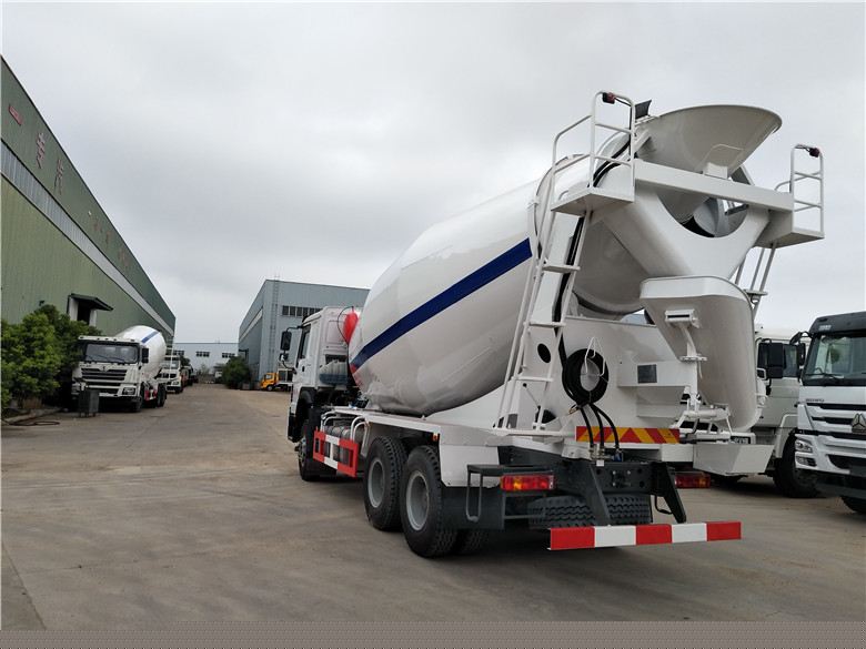 15方攪拌車重汽豪沃