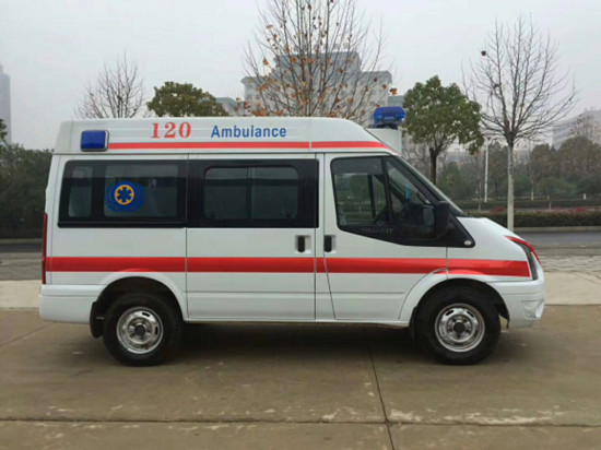 國六福特新世代V348短軸中頂救護車