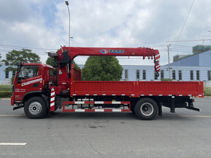 國六東風(fēng)暢行DV3單排 8噸隨車吊_隨車吊廠家